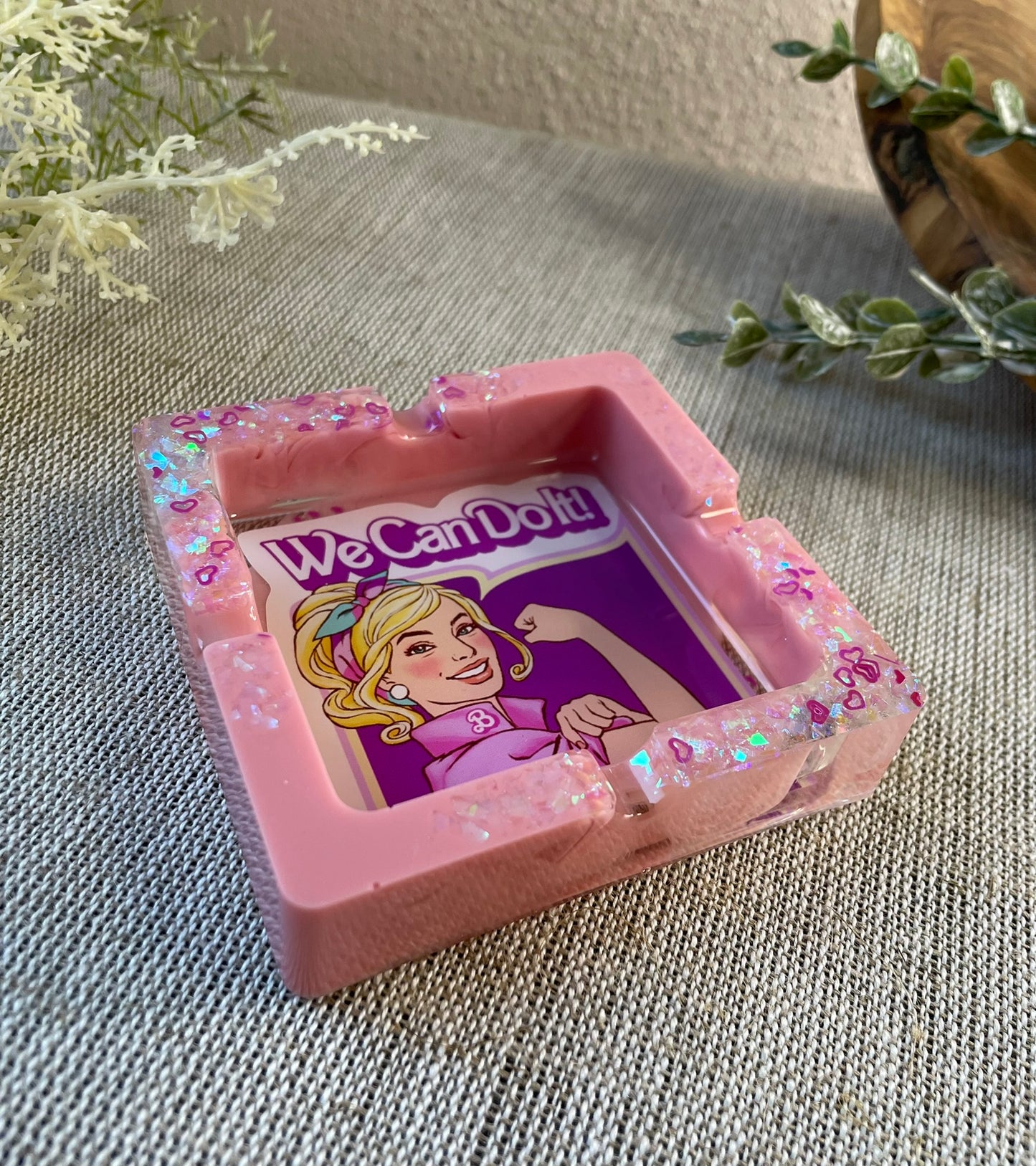 Resin Aschenbecher Barbie Edition