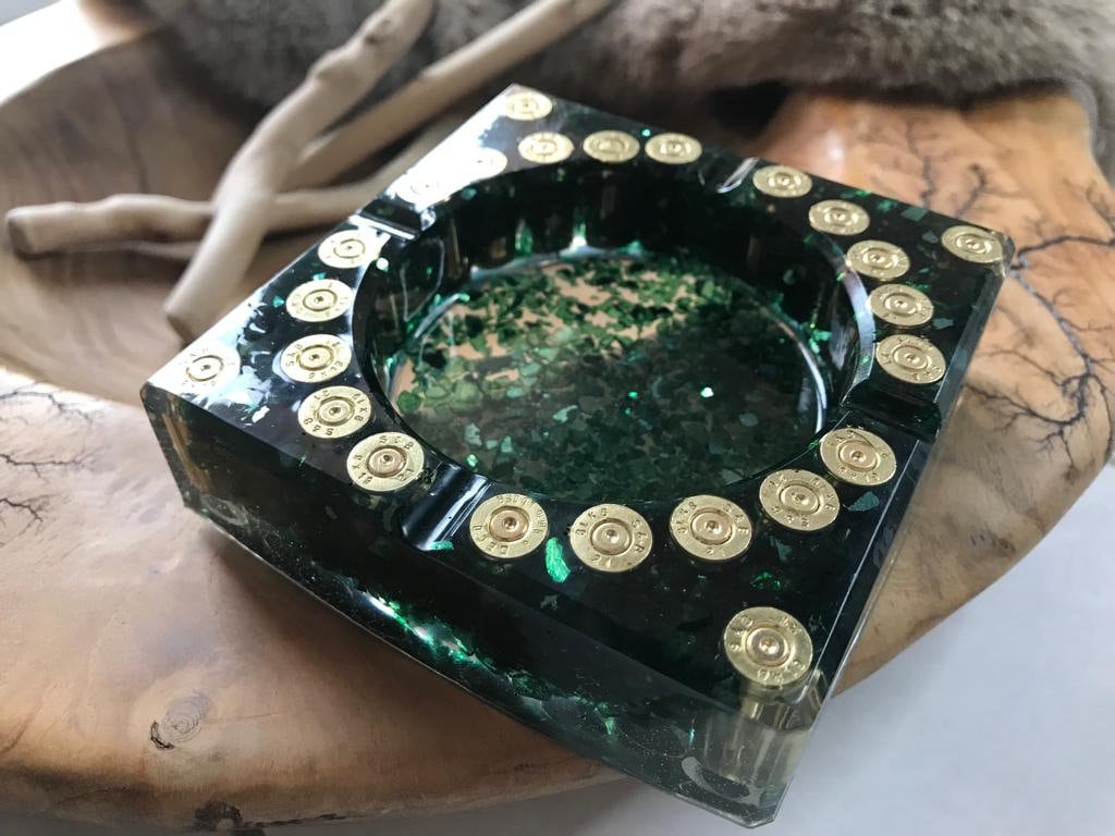 Aschenbecher aus Resin mit Patronenhülsen