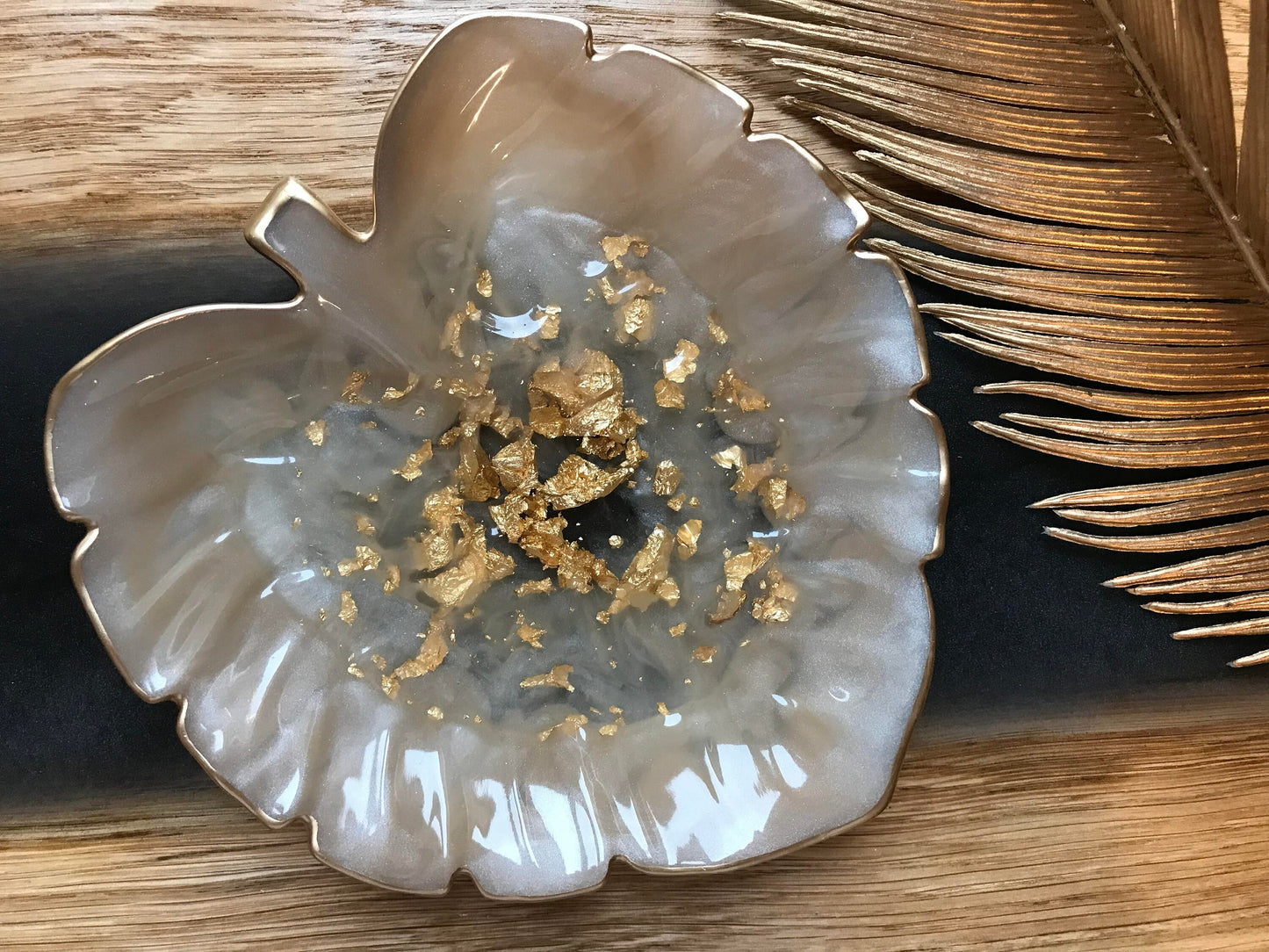 Jewelry tray / tray leaf shape / ring tray / made of epoxy resin / palm