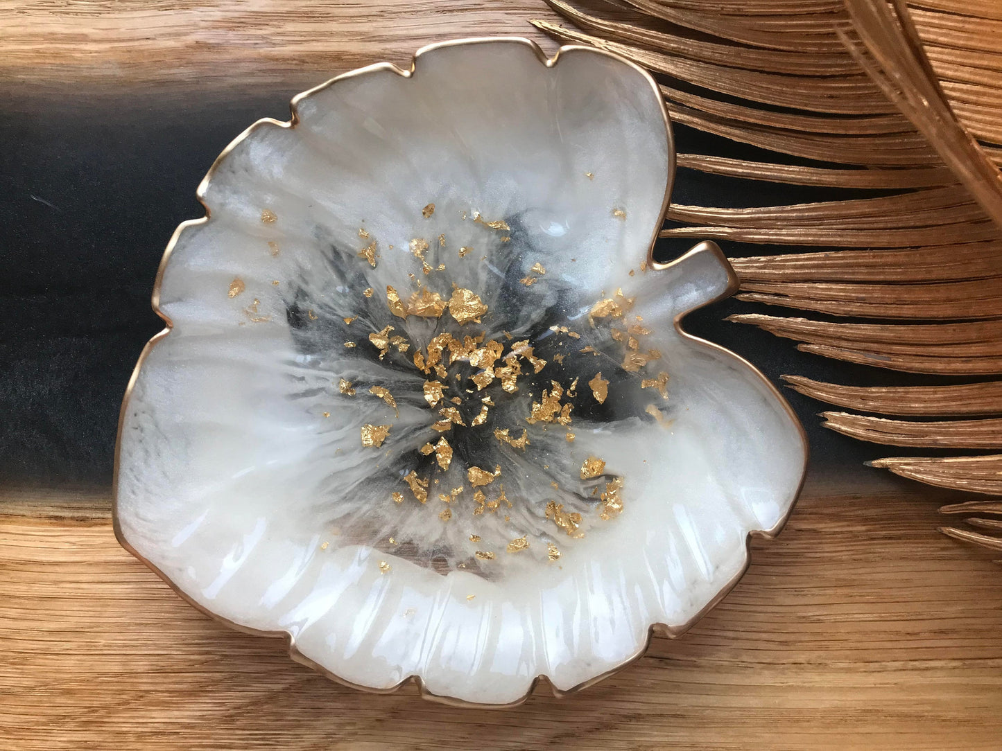 Jewelry Bowl Resin Gift Bowl Leaf Shape Ring Bowl Epoxy Resin Palm Home Decoration Wedding Table Decoration Individual Jewelry
