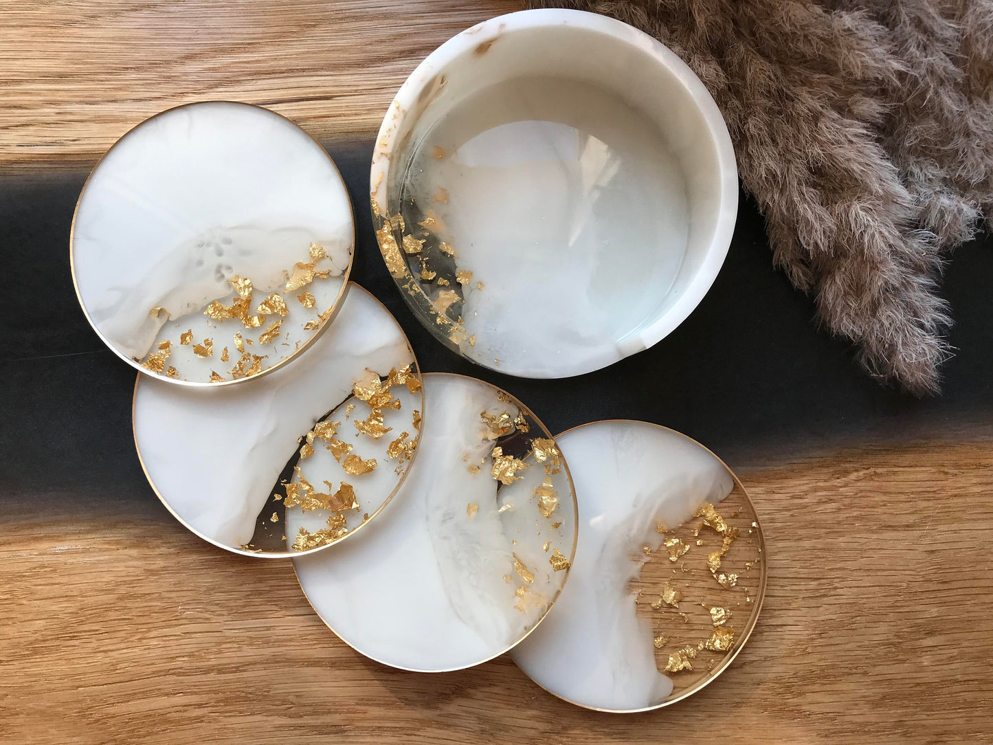 Coaster set / with 4 coasters / home / epoxy / decoration / coaster / resin / white / gold / party / balcony / terrace / bar / decoration