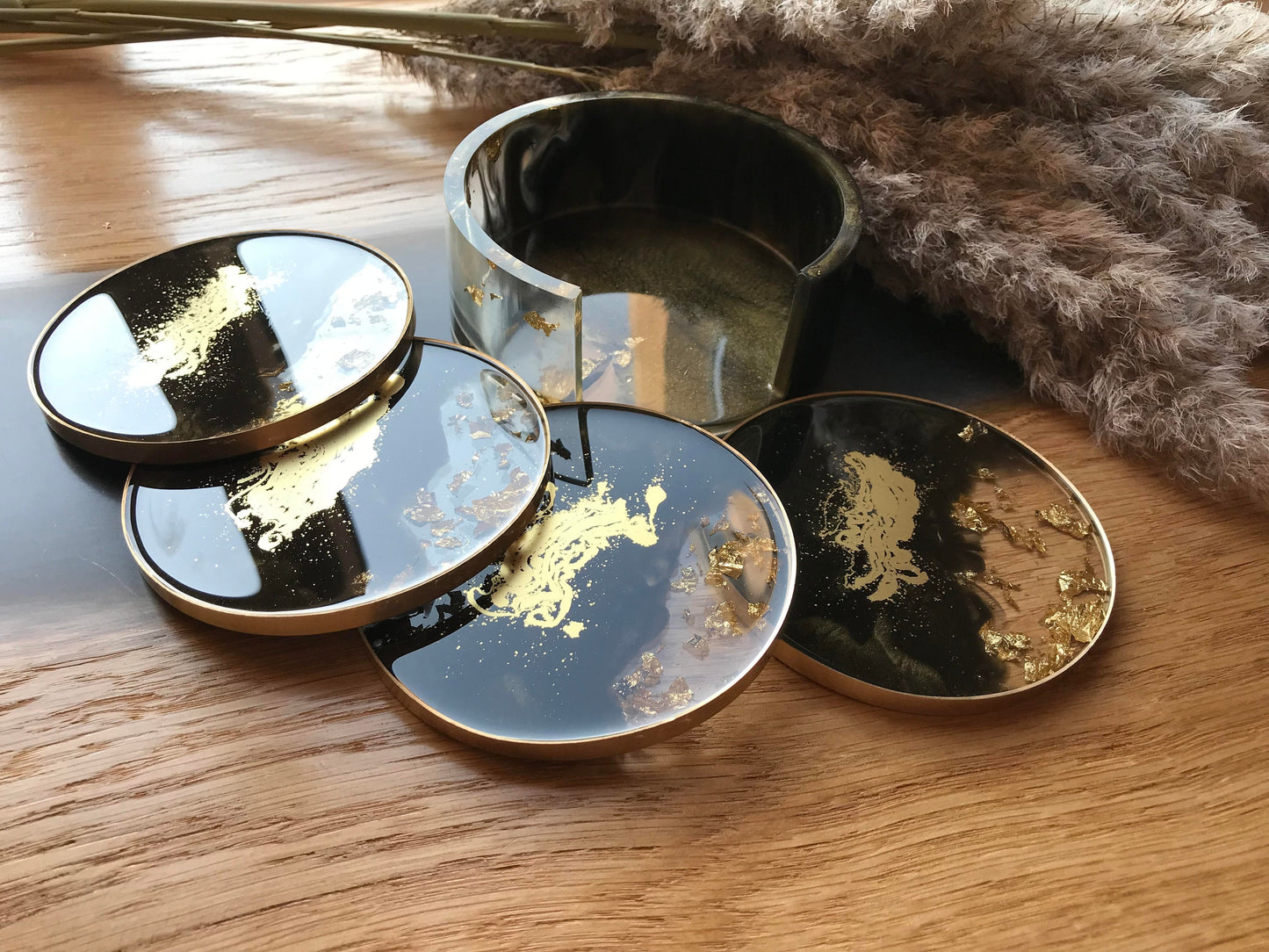 Untersetzer Set / mit 4 Untersetzer / Home / Epoxid / Resin / Coaster / Party / Bar / Dekoration / Gold / Wohndeko / Balkon / Hochzeit