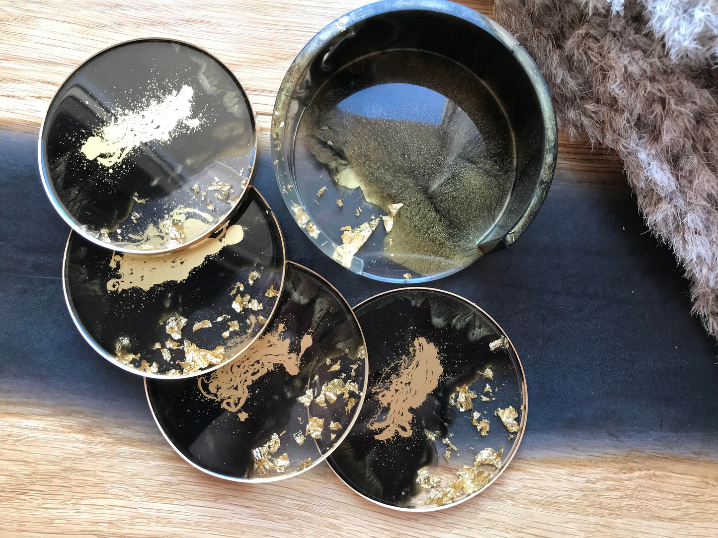 Untersetzer Set / mit 4 Untersetzer / Home / Epoxid / Resin / Coaster / Party / Bar / Dekoration / Gold / Wohndeko / Balkon / Hochzeit