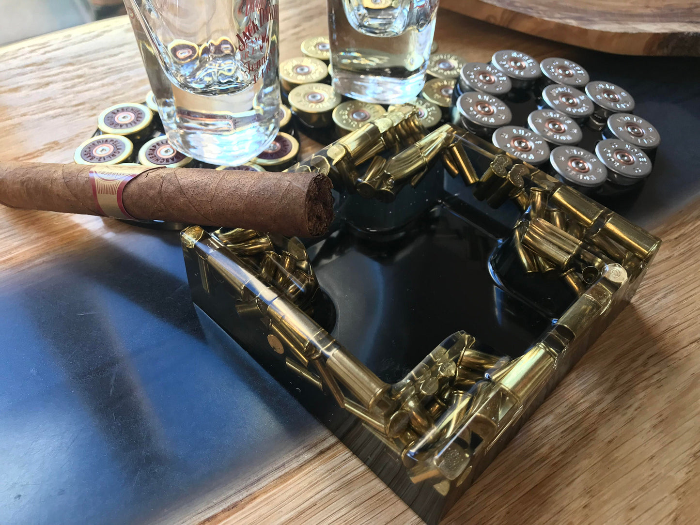 Gentlemen Epoxy Resin Ashtray Fathers Day Men Gift Hunter Soldier Army Military Bundeswehr Ammo Bullet Resin Shotgun Cartridge Party Bar