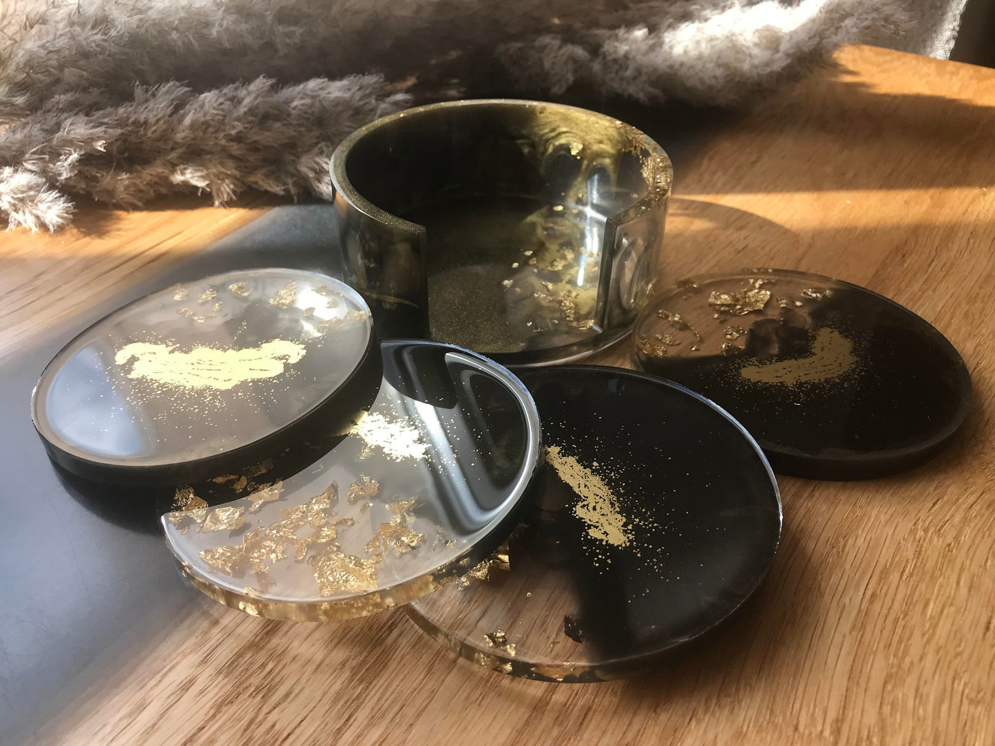 Untersetzer Set / mit 4 Untersetzer / Home / Epoxid / Resin / Coaster / Party / Bar / Dekoration / Gold / Wohndeko / Balkon / Hochzeit