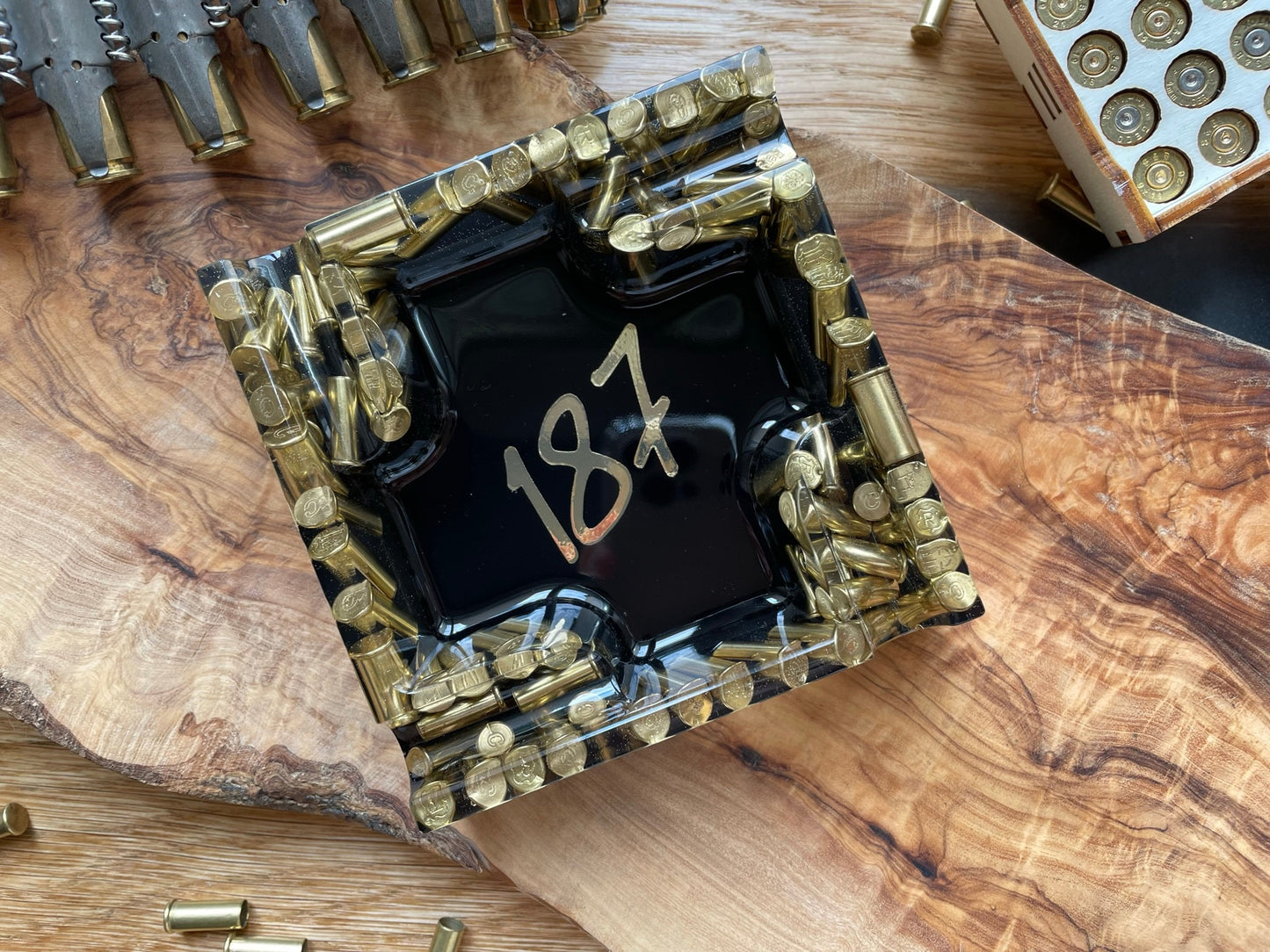 187 Aschenbecher aus Epoxidharz-Vatertag-Männer Geschenk-Jäger-Soldier-Army-Military-Bundeswehr-Ammo-Bullet-Resin-Shotgun-Patronen-Bar