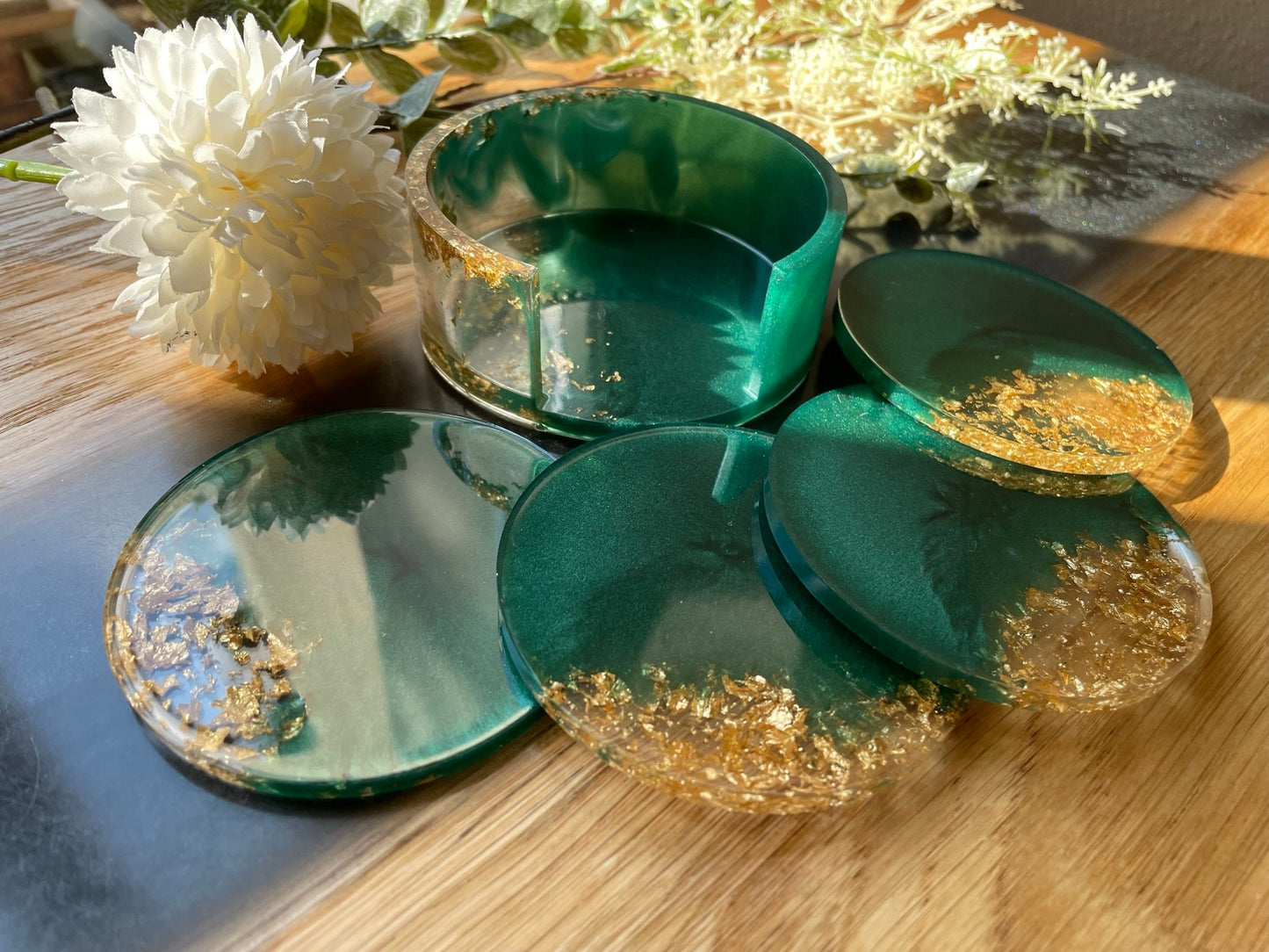 Untersetzer Set / mit 4 Untersetzer / Home / Epoxid / Dekoration / Coaster / Resin / Grün / Gold / Party / Balkon / Terasse / Bar / Deko
