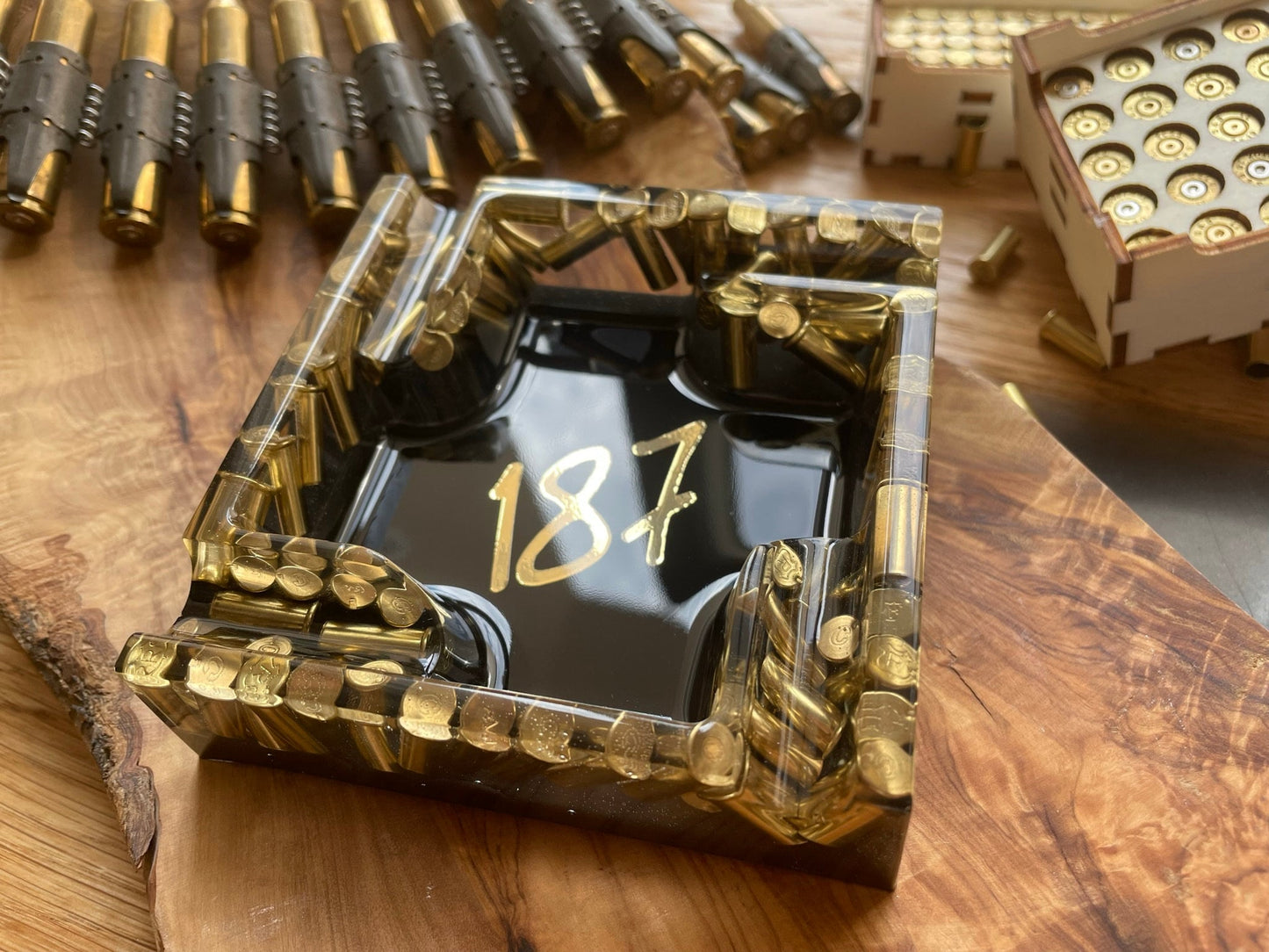 187 Aschenbecher aus Epoxidharz-Vatertag-Männer Geschenk-Jäger-Soldier-Army-Military-Bundeswehr-Ammo-Bullet-Resin-Shotgun-Patronen-Bar