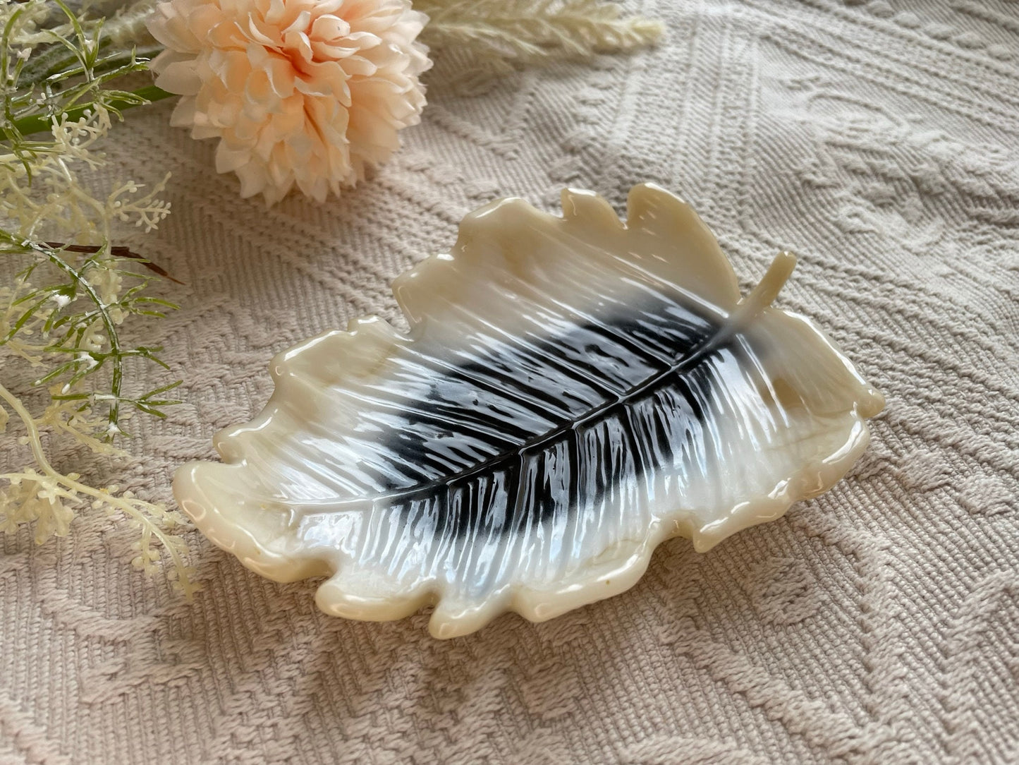 Jewelry bowl decoration resin gift bowl leaf shape ring bowl epoxy resin leaf home decoration decoration wedding gifts individual