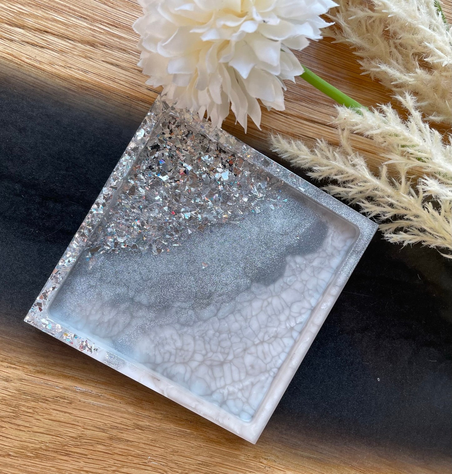 Schmuckschale / Tray aus Epoxidharz in Silber- Grau Marmoroptik mit Glitzern