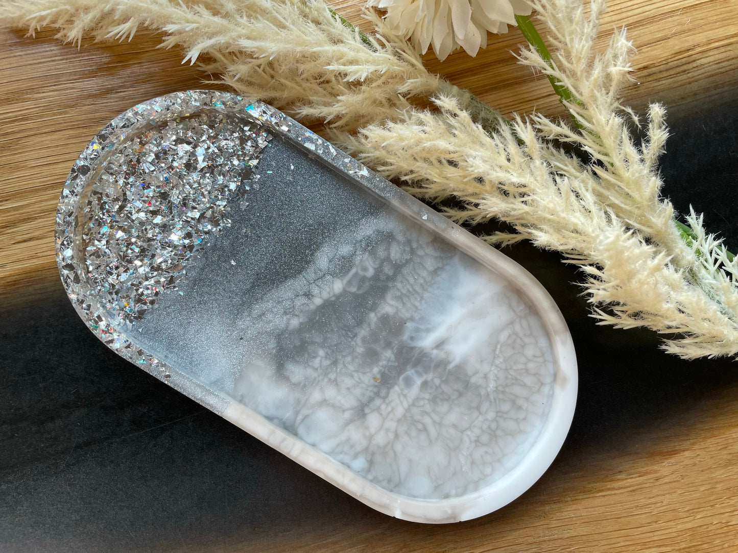 Schmuckschale / Tray aus Epoxidharz - in Grau-Silber Marmorlook mit Glitzer