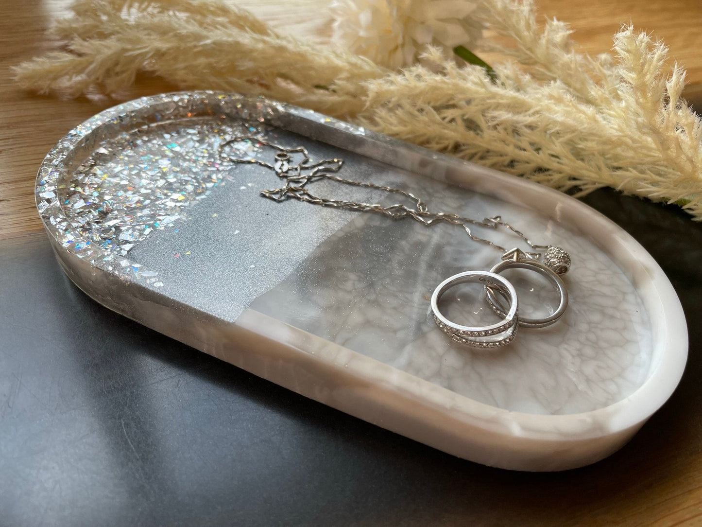 Schmuckschale / Tray aus Epoxidharz - in Grau-Silber Marmorlook mit Glitzer