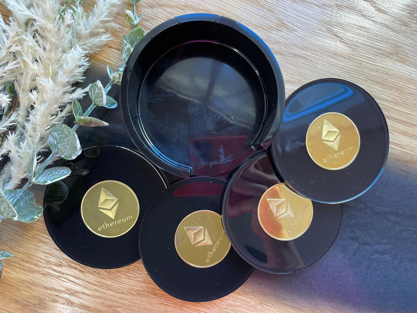 Ethereum Untersetzer Set-ETH-mit 4 Untersetzer-Stocks-Resin-Krypto-Money-Home-Coaster-Forex-Bar-Crypto-Trading-Kurs-Börse-Resin-Dollar-Bulle