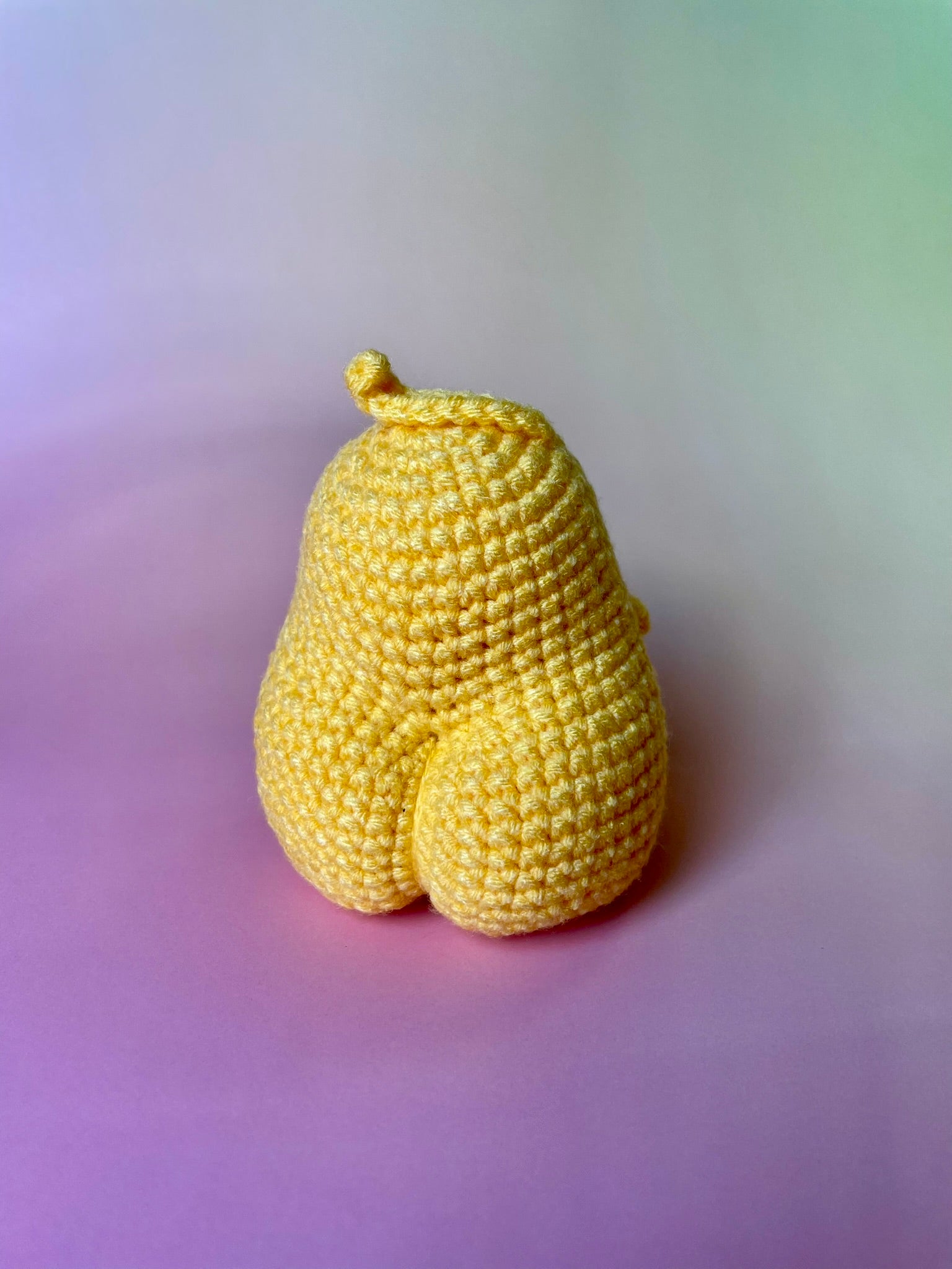 Positive Ente mit großem Po - Big Butt gehäkelte Ente von hinten 