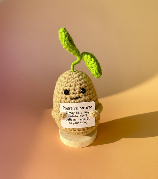 Positive Potato mit grünen Blatt am Kopf - mit einer positiven Botschaft 