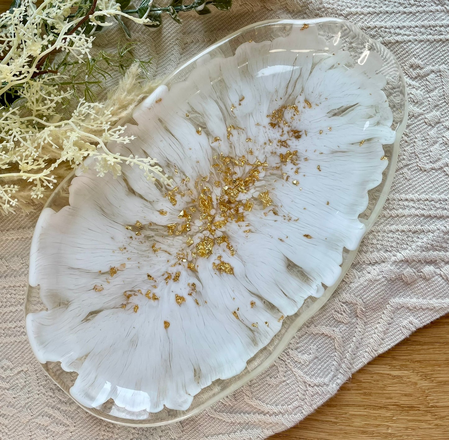 Elegantes Deko-Tablett Epoxidharz 28x16 cm | Gold-Details | 12 Designs