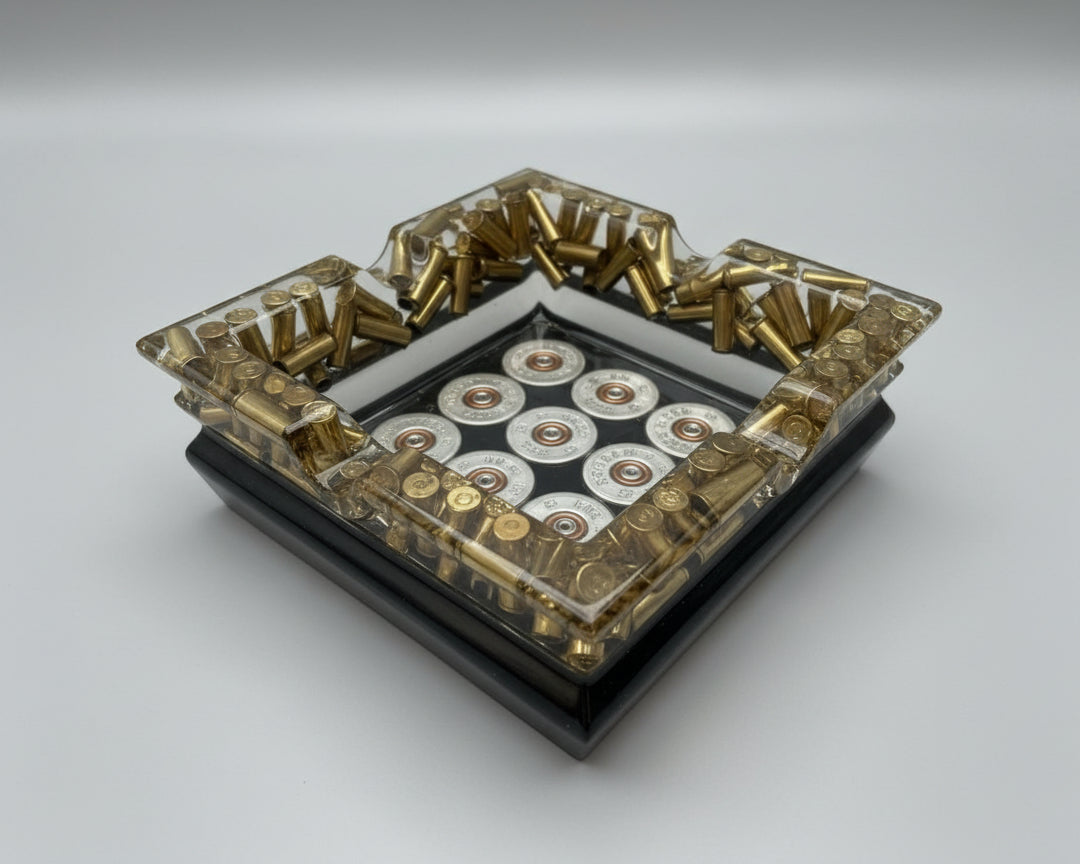 XL Epoxidharz Aschenbecher Silber-Gold im Studio fotografiert